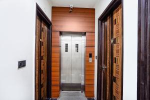 Fotografie z fotogalerie ubytování FabHotel 17 Suites in Sector 70 v destinaci Noida