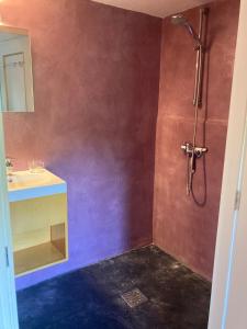 Phòng tắm tại Slowflower +27 ảnh