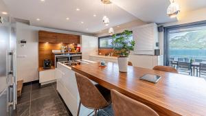 Køkken eller tekøkken på Villa Emeraude