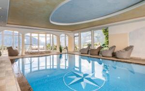 Bazén v ubytování Hotel Meinhardt nebo v jeho okolí