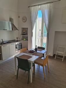 Nhà bếp/bếp nhỏ tại NANDOs