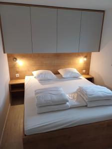 Billede fra billedgalleriet på Eco Lodge 4 personnes Mobilna i La-Roche-en-Ardenne