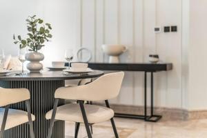 Galeriebild der Unterkunft DAYF-FMT Fairmont Palm with Pool and Beach Access in Dubai