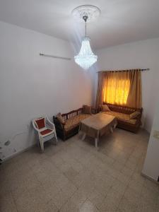 Ruang duduk di Dar EL MAAMOURA