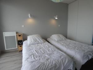 Postel nebo postele na pokoji v ubytování Notre-Dame-de-Monts - Appartement face océan - 6 pers - Animaux sur autorisation - FR-1-540-120