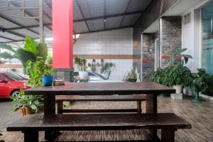 Fotografie z fotogalerie ubytování RedDoorz near Batik Tulis Celaket 2 v destinaci Malang