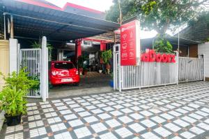 Fotografie z fotogalerie ubytování RedDoorz near Batik Tulis Celaket 2 v destinaci Malang