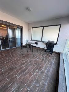 Fotografie z fotogalerie ubytování C Kinneret 2BR With Private Pool v destinaci Migdal