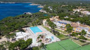 Kép Iberostar Waves Club Cala Barca All Inclusive szállásáról Portopetróban a galériában