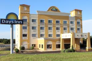 Foto da galeria de Days Inn by Wyndham Salado em Salado