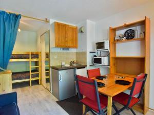 Kuchyň nebo kuchyňský kout v ubytování Confortable studio près des pistes à Bernex - FR-1-498-90