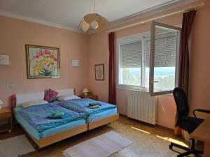 Ένα ή περισσότερα κρεβάτια σε δωμάτιο στο Villa Les Lauriers 5 étoiles - Maison Provençale +48 φωτογραφίες