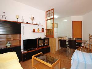 Kuchyňa alebo kuchynka v ubytovaní Casa ideal con piscina privada, cerca del mar, wifi gratis, aire opcional, mascotas y playa para perros - ES-184-16