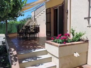 Balkón alebo terasa v ubytovaní Casa ideal con piscina privada, cerca del mar, wifi gratis, aire opcional, mascotas y playa para perros - ES-184-16