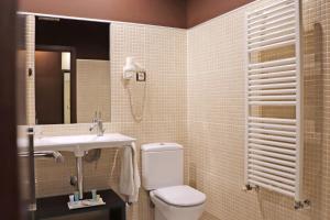 Un baño de Hotel Real Balneario Carlos III