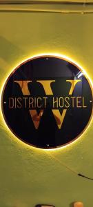 Certificato, attestato, insegna o altro documento esposto da W District hostel
