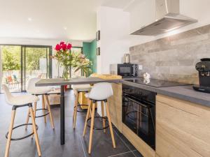 Kuchyň nebo kuchyňský kout v ubytování Gîte en Brière avec jardin et terrasse - FR-1-306-1312 + 6 fotografií