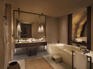 Imagem da galeria de Desert Rock Resort em Ḩanak