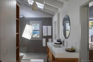 Bilde i galleriet til Marvelous Spaces Villa with Garden and Heated Pool i Gustavia