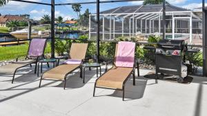 תמונה מהגלריה של Timeout -south facing terrace with large pool בקייפ קורל