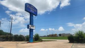 Fotografie z fotogalerie ubytování Capital O Fairway Inn - Baytown La Porte TX v destinaci La Porte