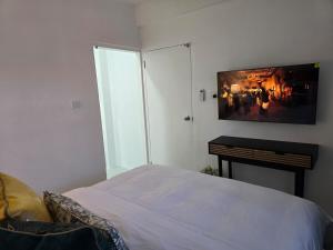Letto o letti in una camera di Cosy Homes in Suva - Home That Hugs You!