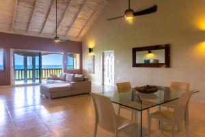 Gallery image of Seaview Penthouse Retreat 4 Beds 3 Baths Stay in Whitehouse