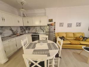 Kuchyň nebo kuchyňský kout v ubytování ART Apartment Durres Albania