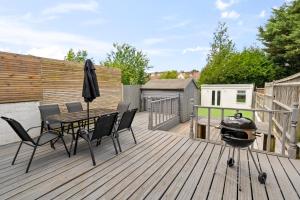 Balkón nebo terasa v ubytování Spacious 5BR Croydon Home Game Room Free Parking