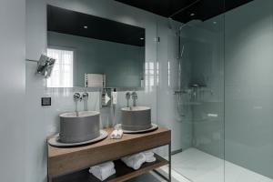 Koupelna v ubytování Marmont Hotel