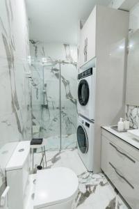 Billede fra billedgalleriet på Luxury 2- Bedroom with Balcony in Prime Location i Chişinău + 15 billeder