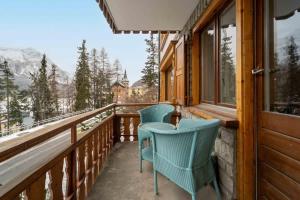 O vedere generală la munți sau o vedere la munte luată de la acest apartament