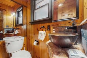 Ένα μπάνιο στο Wildwood Cottage +18 φωτογραφίες