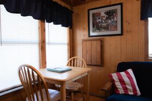 Fotografie z fotogalerie ubytování Lakeview Cedar Cabin - Uncle Sams Cabin - 3 v destinaci Mead