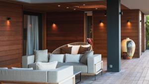 Zona d'estar a Prestigious Villa with Inspired Architecture