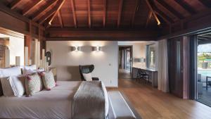 Llit o llits en una habitació de Prestigious Villa with Inspired Architecture
