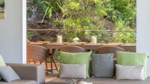 Ruang duduk di Spectacular Villa with Relaxing Atmosphere