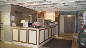 Ο χώρος του λόμπι ή της ρεσεψιόν στο Logis Hôtels- Hôtel et Restaurant Domaine de Fompeyre +92 φωτογραφίες
