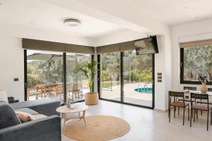 Χώρος καθιστικού στο Kalyvakia Villas