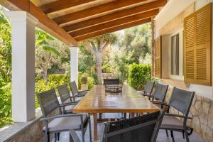 Ein Garten an der Unterkunft Villa Can Boseta by SunVillas Mallorca