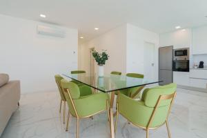 A cozinha ou kitchenette de Villa Arkadie with private pool
