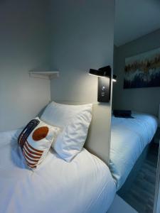 Katil atau katil-katil dalam bilik di The Nest Hostel Strandhill