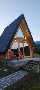 Příroda nedaleko prázdninového domu + 16 fotografií