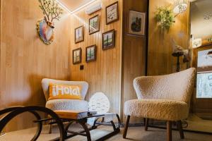 Posezení v ubytování Apartaments La Neu