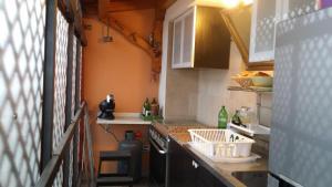 Nhà bếp/bếp nhỏ tại Pozzo Lazzaro Apartments