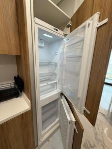 Kuchyň nebo kuchyňský kout v ubytování Chic Studio near Cleveland by Central Stay