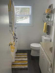 Koupelna v ubytování Cozy Chalet with Breathtaking Mountain View