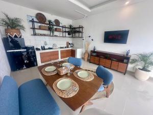 Kuchyň nebo kuchyňský kout v ubytování Bali Bird Villa Canggu
