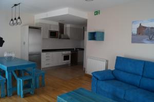 Una cocina o zona de cocina en Apartamento Turístico “El Yugo”