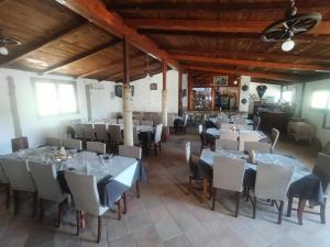 Restoran atau tempat lain untuk makan di Agriturismo Il Cappellano +13 gambar